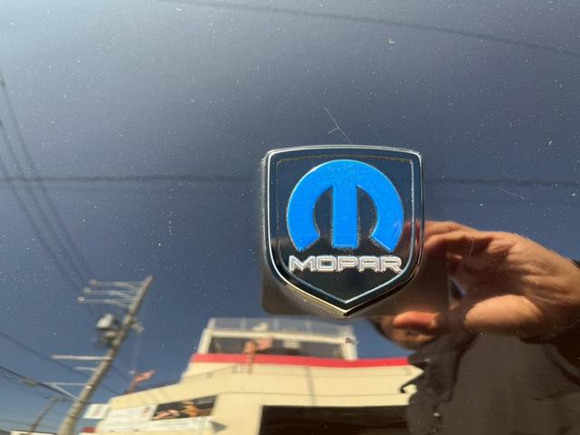 ダッジ・ラム B1500リージェンシー コンバージョン 2003年最終モデル 車高調ローダウン ワンオフサイドマフラー シート張替え D席レカロ ノーマルシート&ハンドル車内 ダッジ専用ワタナベアルミ 防錆コート(80枚目)