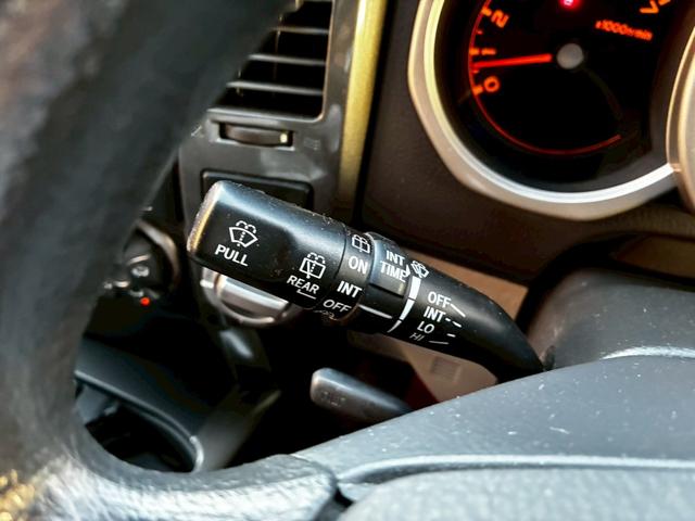 ハイラックスサーフ SSR-Xリミテッド 4WD切替OK ヘッドライト左右新品交換 ナビTV Bカメラ ETC キーレス2個 1オーナー禁煙車 記録簿6枚(29枚目)