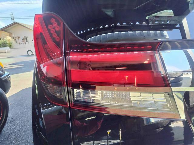 アルファードハイブリッド エグゼクティブラウンジ　法人１オーナー禁煙スマートキー２個　ＪＢＬプレミアムサウンド　リアフリップダウンモニター　ＤＶＤ　ＨＤＭＩ　ＥＴＣ記録簿２７年２９年３０年令和１年２年４年６年　ＬＥＤヘッド　レーダークルーズ　記録簿（26枚目）