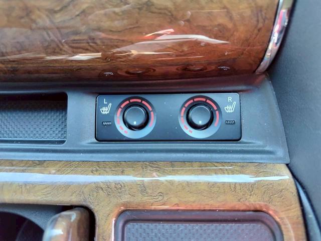 アルファードハイブリッド エグゼクティブラウンジ　法人１オーナー禁煙スマートキー２個　ＪＢＬプレミアムサウンド　リアフリップダウンモニター　ＤＶＤ　ＨＤＭＩ　ＥＴＣ記録簿２７年２９年３０年令和１年２年４年６年　ＬＥＤヘッド　レーダークルーズ　記録簿（70枚目）