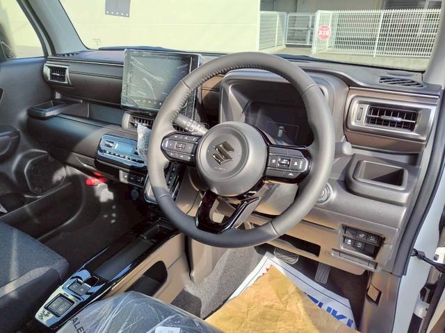 クロスビー ハイブリッドＭＺ　登録海未使用車　　ナビＴＶ　ＢＴオーディオ　スマートキー２個　アラウンドビューカメラ　新車取説保証書（7枚目）