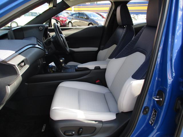 UX250h バージョンC 禁煙車 パノラミックビュー BSM PKSB 前席パワーシート LEDヘッドライト シート・ステアリングヒーター フロアマット リモートスタートベーシック(22枚目)