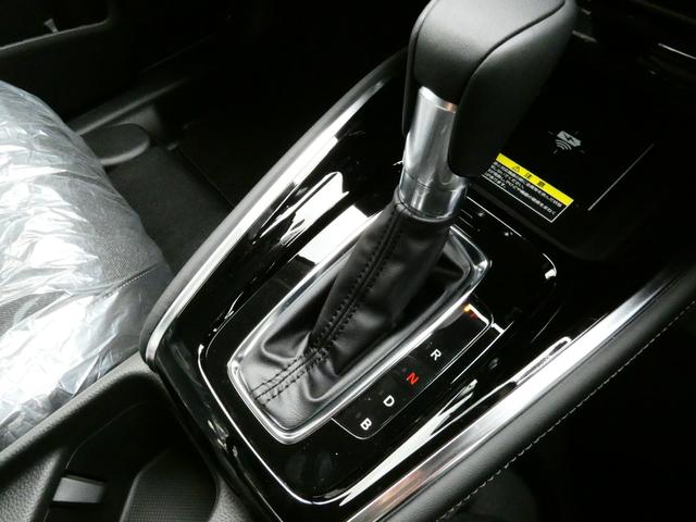 ヴェゼル ｅ：ＨＥＶ　Ｚ　登録済未使用車　９型ナビ　３６０°カメラ　ＥＴＣ２．０　後退出庫サポート　ＣＭＢＳ　ＡＣＣ　ＢＳＩ　アダプティブドライビングビーム　ＬＫＡＳ　ステアリングヒーター　ハンズフリーパワーバックドア（7枚目）