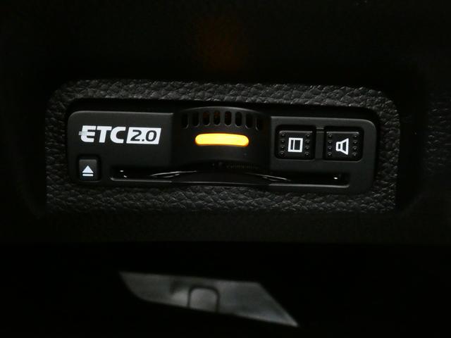 ヴェゼル ｅ：ＨＥＶ　Ｚ　登録済未使用車　９型ナビ　３６０°カメラ　ＥＴＣ２．０　後退出庫サポート　ＣＭＢＳ　ＡＣＣ　ＢＳＩ　アダプティブドライビングビーム　ＬＫＡＳ　ステアリングヒーター　ハンズフリーパワーバックドア（19枚目）