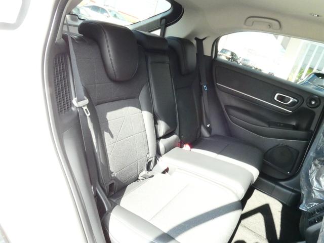 ヴェゼル ｅ：ＨＥＶ　Ｚ　登録済未使用車　９型ナビ　３６０°カメラ　ＥＴＣ２．０　後退出庫サポート　ＣＭＢＳ　ＡＣＣ　ＢＳＩ　アダプティブドライビングビーム　ＬＫＡＳ　ステアリングヒーター　ハンズフリーパワーバックドア（24枚目）