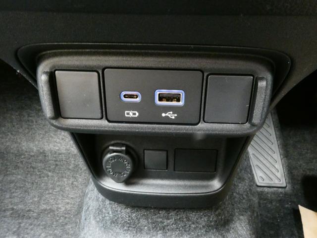 シエンタ ハイブリッドＺ　登録済未使用車　１０．５型ＤＡＰｌｕｓ　ＥＴＣ２．０　ＢＳＭ　３６０°カメラ　ＰＫＳＢ　ＡＨＢ　ＬＴＡ　レーダークルーズコントロール　ドラレコ前後　プリクラッシュセーフティ　両側電動スライドドアＲＳＡ（8枚目）