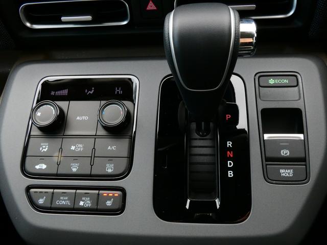 フリード ｅ：ＨＥＶエアー　ＥＸ　登録済未使用車　３６０°カメラ　１１．４型ナビ　地デジ　後退出庫サポート　ＢＳＩ　アダプティブドライビングビーム　ＬＥＤアクティブコーナリングライト　フロアマット　ＡＣＣ（5枚目）