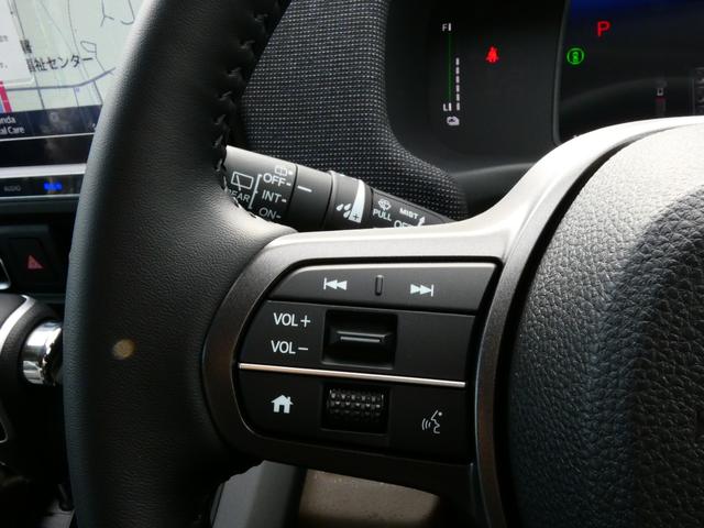 フリード ｅ：ＨＥＶエアー　ＥＸ　登録済未使用車　３６０°カメラ　１１．４型ナビ　地デジ　後退出庫サポート　ＢＳＩ　アダプティブドライビングビーム　ＬＥＤアクティブコーナリングライト　フロアマット　ＡＣＣ（9枚目）