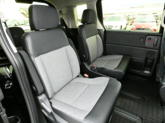 フリード ｅ：ＨＥＶエアー　ＥＸ　登録済未使用車　３６０°カメラ　１１．４型ナビ　地デジ　後退出庫サポート　ＢＳＩ　アダプティブドライビングビーム　ＬＥＤアクティブコーナリングライト　フロアマット　ＡＣＣ（18枚目）