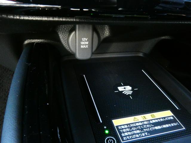 ヴェゼル ｅ：ＨＥＶ　ＲＳ　登録済未使用車　３６０°カメラ　ＥＴＣ２．０　ＢＳＩ　プレミアムオーディオ　ホンダコネクトディスプレイ　ＡＣＣ　アダプティブドライビングビーム　後退出庫サポート　ＬＫＡＳ　ＣＭＢＳ（6枚目）