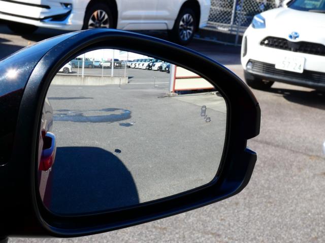 ヴェゼル ｅ：ＨＥＶ　ＲＳ　登録済未使用車　３６０°カメラ　ＥＴＣ２．０　ＢＳＩ　プレミアムオーディオ　ホンダコネクトディスプレイ　ＡＣＣ　アダプティブドライビングビーム　後退出庫サポート　ＬＫＡＳ　ＣＭＢＳ（29枚目）