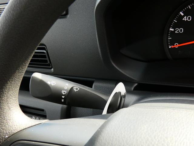 ハイゼットトラック スタンダード　届出済未使用車　ＡＨＢ　荷台マット　作業灯　ラバーマット　標識認識　テールゲートチェーン　車線逸脱抑制　先行車発進お知らせ　誤発進抑制　オートライト　コーナーセンサー（6枚目）