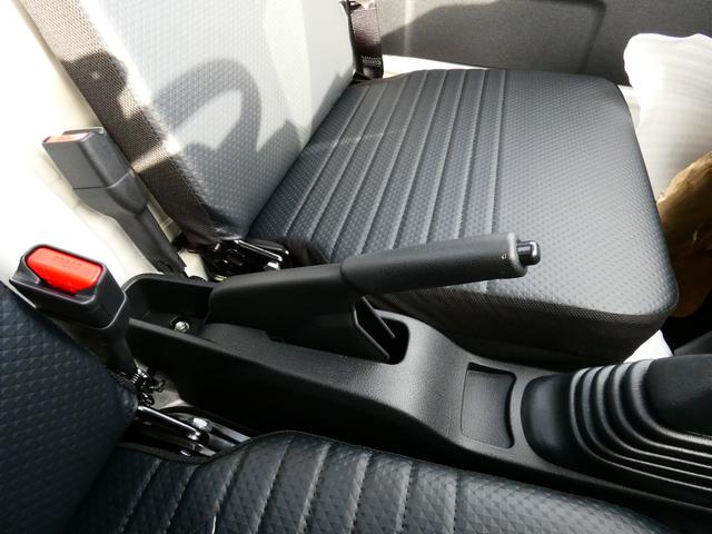 ハイゼットトラック スタンダード　届出済未使用車　ＡＨＢ　荷台マット　作業灯　ラバーマット　標識認識　テールゲートチェーン　車線逸脱抑制　先行車発進お知らせ　誤発進抑制　オートライト　コーナーセンサー（10枚目）