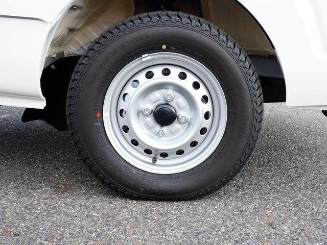 ハイゼットトラック スタンダード　届出済未使用車　ＡＨＢ　荷台マット　作業灯　ラバーマット　標識認識　テールゲートチェーン　車線逸脱抑制　先行車発進お知らせ　誤発進抑制　オートライト　コーナーセンサー（27枚目）