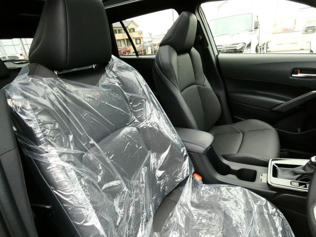 カローラクロス ハイブリッド　Ｚ　登録済未使用車　パノラマルーフ　３６０°カメラ　ＢＳＭ　トヨタチームメイト　１０．５型ＤＡＰｌｕｓ　ＡＣ１００Ｖ　ＥＴＣ２．０　ＰＫＳＢ　ＬＴＡ　ＳＲＰ　ドラレコ前後　ルーフレール（17枚目）