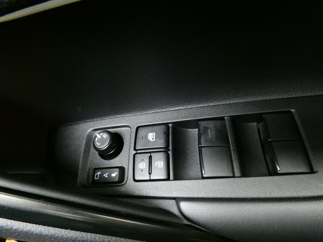 カローラクロス ハイブリッド　Ｚ　登録済未使用車　パノラマルーフ　３６０°カメラ　ＢＳＭ　トヨタチームメイト　１０．５型ＤＡＰｌｕｓ　ＡＣ１００Ｖ　ＥＴＣ２．０　ＰＫＳＢ　ＬＴＡ　ＳＲＰ　ドラレコ前後　ルーフレール（24枚目）