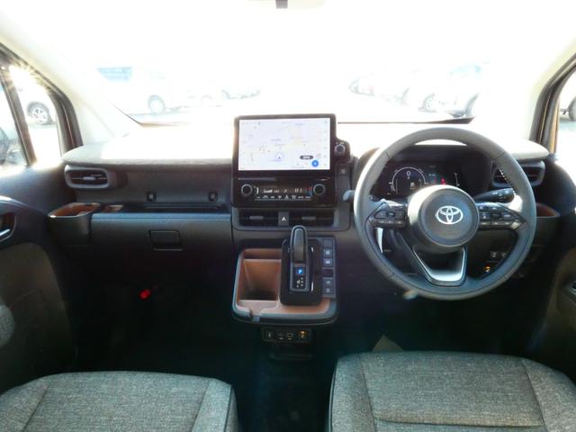 シエンタ ハイブリッドＺ　ドラレコ前後　ステアリングヒーター　ＥＴＣ２．０　シートヒーター　ＰＫＳＢ　ＢＳＭ　３６０°カメラ　１０．５型ＤＡｐｌｕｓ　地デジ　ＬＴＡ　レーダークルーズコントロール　ＡＨＳ　両側電動スライドドア（2枚目）