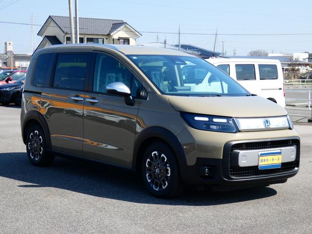 フリード e:HEVクロスター 登録済未使用車 360°カメラ 11.4型ナビ ACC 後退出庫サポート ADB LEDアクティブコーナリングライト ブラインドスポットインフォメーション フロアマット 地デジ DVD(28枚目)