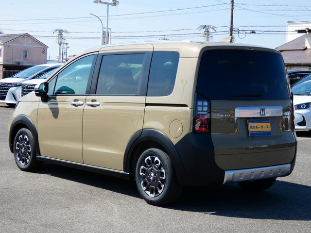 フリード e:HEVクロスター 登録済未使用車 360°カメラ 11.4型ナビ ACC 後退出庫サポート ADB LEDアクティブコーナリングライト ブラインドスポットインフォメーション フロアマット 地デジ DVD(30枚目)