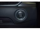 プッシュボタンスタートです。最近の車の定番ですね