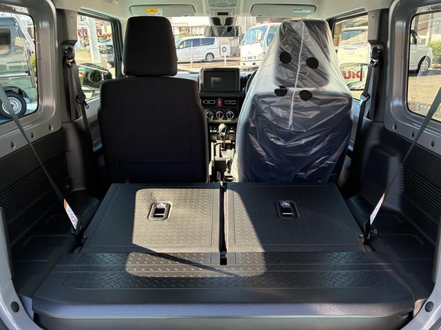 ジムニー XC 届出済未使用車 4WD オートクルーズコントロール シートヒーター LEDヘッドライト オートマチックハイビーム スマートキー 純正AW(6枚目)