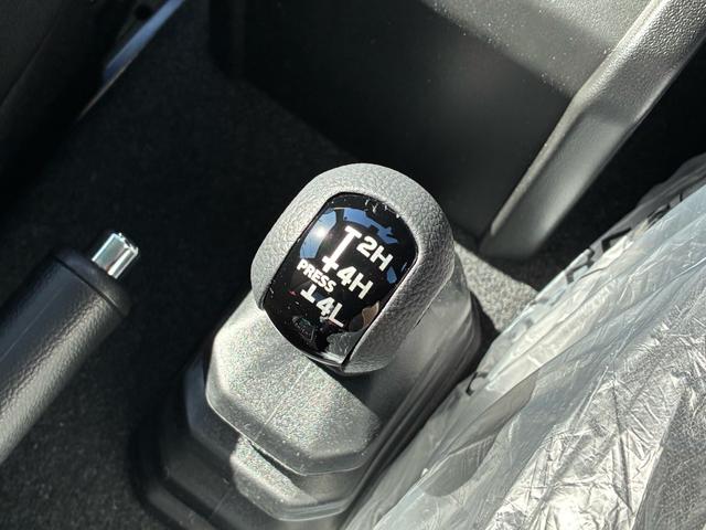 ジムニー XC 届出済未使用車 4WD オートクルーズコントロール シートヒーター LEDヘッドライト オートマチックハイビーム スマートキー 純正AW(7枚目)