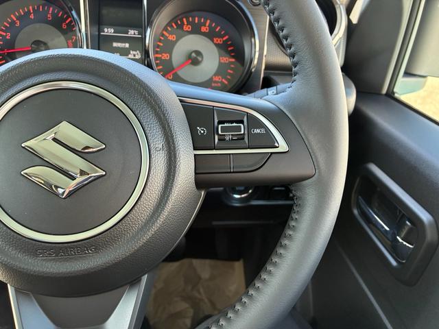 ジムニー XC 届出済未使用車 4WD オートクルーズコントロール シートヒーター LEDヘッドライト オートマチックハイビーム スマートキー 純正AW(8枚目)