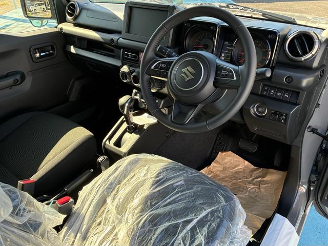 ジムニー XC 届出済未使用車 4WD オートクルーズコントロール シートヒーター LEDヘッドライト オートマチックハイビーム スマートキー 純正AW(17枚目)