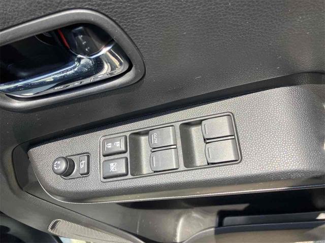 イグニス ハイブリッドＭＦ　ワンオーナー　禁煙車　純正ナビ　全周囲カメラ　ＥＴＣ　オートクルーズコントロール　レーンアシスト　衝突被害軽減システム　ＬＥＤヘッドランプ　アルミホイール　スマートキー　シートヒーター（12枚目）