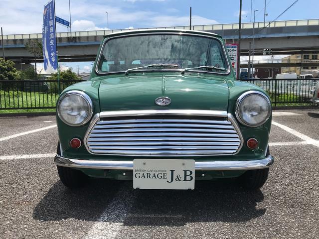 ＭＩＮＩ 　１．３ｉ　４速マニュアルシフト　同色ＮＥＷペイント　ＮＥＷルーフライナー　オーバーフェンダーレスＭｋ－ＩＩ仕様　センターメーター　１０インチホイール　前後Ｈｉ－Ｌｏキット　１年保証（2枚目）