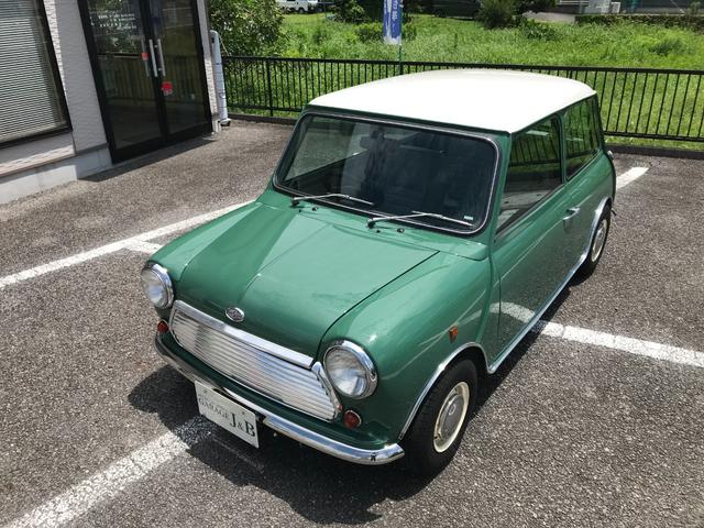 ＭＩＮＩ 　１．３ｉ　４速マニュアルシフト　同色ＮＥＷペイント　ＮＥＷルーフライナー　オーバーフェンダーレスＭｋ－ＩＩ仕様　センターメーター　１０インチホイール　前後Ｈｉ－Ｌｏキット　１年保証（13枚目）