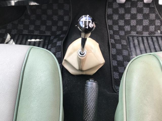 ＭＩＮＩ 　１．３ｉ　４速マニュアルシフト　同色ＮＥＷペイント　ＮＥＷルーフライナー　オーバーフェンダーレスＭｋ－ＩＩ仕様　センターメーター　１０インチホイール　前後Ｈｉ－Ｌｏキット　１年保証（29枚目）