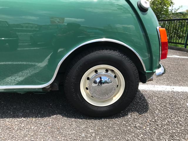 ＭＩＮＩ 　１．３ｉ　４速マニュアルシフト　同色ＮＥＷペイント　ＮＥＷルーフライナー　オーバーフェンダーレスＭｋ－ＩＩ仕様　センターメーター　１０インチホイール　前後Ｈｉ－Ｌｏキット　１年保証（33枚目）