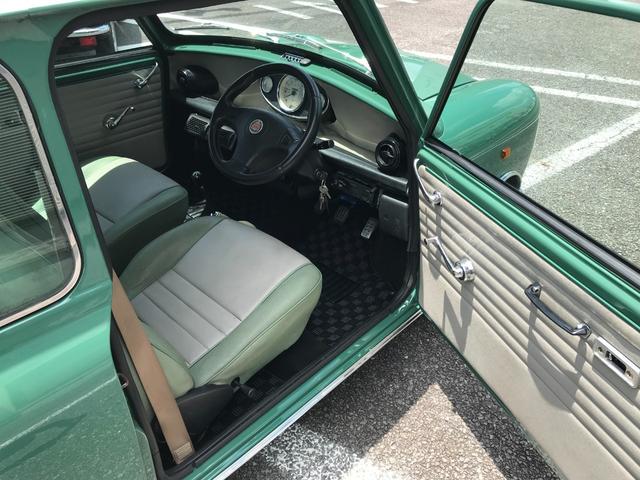 ＭＩＮＩ 　１．３ｉ　４速マニュアルシフト　同色ＮＥＷペイント　ＮＥＷルーフライナー　オーバーフェンダーレスＭｋ－ＩＩ仕様　センターメーター　１０インチホイール　前後Ｈｉ－Ｌｏキット　１年保証（36枚目）