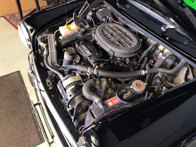 ＭＩＮＩ クーパー１．３ｉ　４速マニュアルシフト　新塗装＆新天張　オースチンＭｋ－Ｉ仕様　センターメーター　バルタンセンターマフラー　６Ｊオーバーフェンダー＆スピードスター１０インチアルミ　前後Ｈｉ－Ｌｏキット　１年保証（8枚目）