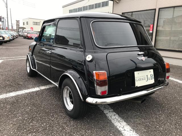 ＭＩＮＩ 　１．３ｉ　４速マニュアルシフト　センターメーター　吊り下げクーラー　スピードスター１０インチアルミ　前後Ｈｉ－Ｌｏキット　センターマフラー　修復歴無し　１年保証（9枚目）