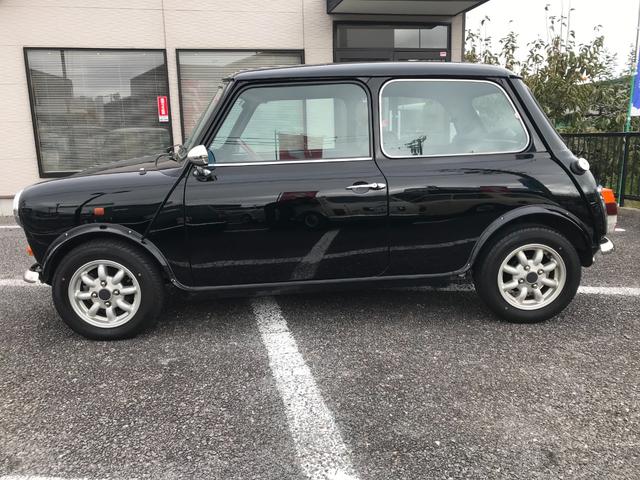 ＭＩＮＩ サーティー　４速マニュアルシフト　３０周年記念限定車　　前後Ｈｉ－Ｌｏキット　ＵＳＢ／ＣＤオーディオ　ＥＴＣ　純正１２インチアルミ　クーラー　クイックシフト　１年保証（5枚目）