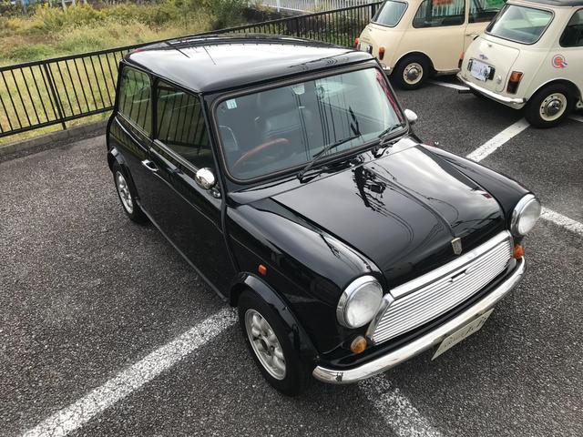 ＭＩＮＩ サーティー　４速マニュアルシフト　３０周年記念限定車　　前後Ｈｉ－Ｌｏキット　ＵＳＢ／ＣＤオーディオ　ＥＴＣ　純正１２インチアルミ　クーラー　クイックシフト　１年保証（11枚目）
