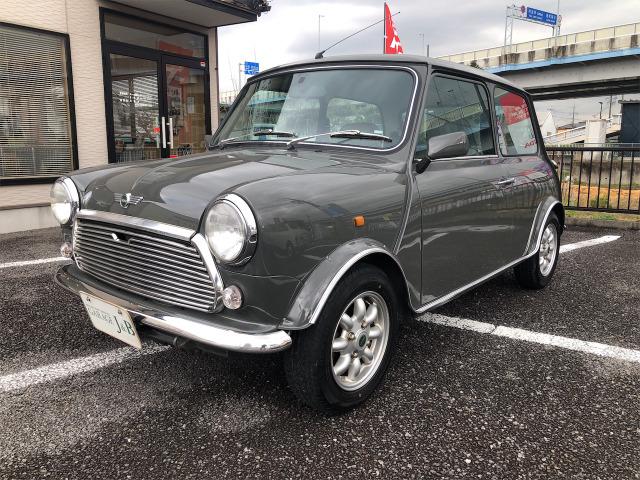 ＭＩＮＩ ケンジントン　４速オートマ　ヘリテイジカラー　前後Ｈｉ－Ｌｏキット　レザーシート　　ＥＴＣ　１年保証（7枚目）