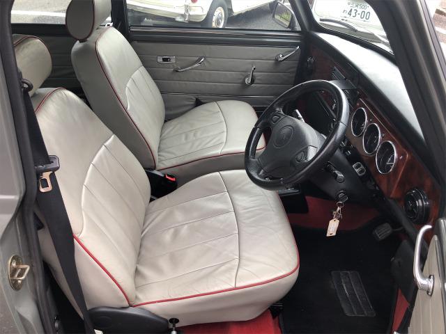 ＭＩＮＩ ケンジントン　４速オートマ　ヘリテイジカラー　前後Ｈｉ－Ｌｏキット　レザーシート　　ＥＴＣ　１年保証（24枚目）