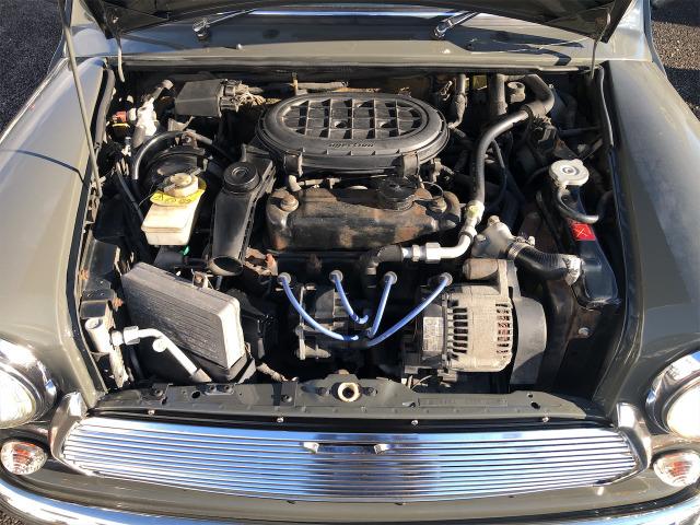 ＭＩＮＩ ケンジントン　４速オートマ　ヘリテイジカラー　前後Ｈｉ－Ｌｏキット　レザーシート　　ＥＴＣ　１年保証（40枚目）