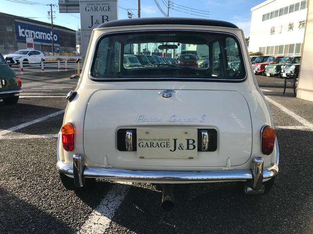 MINI メイフェア 4速マニュアルシフト 同色全塗装済みMk-I仕様 6Jオーバーフェンダー&Sスター10インチアルミ バルタンステンレスセンターマフラー 前後Hi-Loキット ナルディレザーステアリング 1年保証(3枚目)