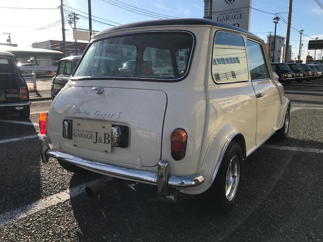 MINI メイフェア 4速マニュアルシフト 同色全塗装済みMk-I仕様 6Jオーバーフェンダー&Sスター10インチアルミ バルタンステンレスセンターマフラー 前後Hi-Loキット ナルディレザーステアリング 1年保証(8枚目)