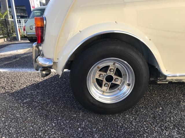 MINI メイフェア 4速マニュアルシフト 同色全塗装済みMk-I仕様 6Jオーバーフェンダー&Sスター10インチアルミ バルタンステンレスセンターマフラー 前後Hi-Loキット ナルディレザーステアリング 1年保証(16枚目)