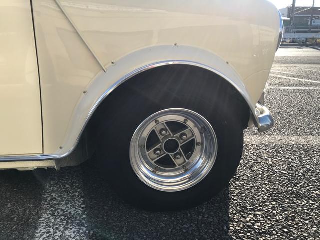 MINI メイフェア 4速マニュアルシフト 同色全塗装済みMk-I仕様 6Jオーバーフェンダー&Sスター10インチアルミ バルタンステンレスセンターマフラー 前後Hi-Loキット ナルディレザーステアリング 1年保証(17枚目)