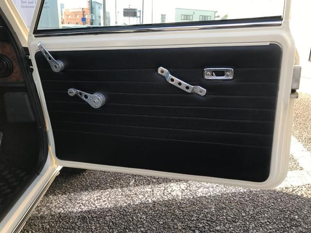 MINI メイフェア 4速マニュアルシフト 同色全塗装済みMk-I仕様 6Jオーバーフェンダー&Sスター10インチアルミ バルタンステンレスセンターマフラー 前後Hi-Loキット ナルディレザーステアリング 1年保証(24枚目)