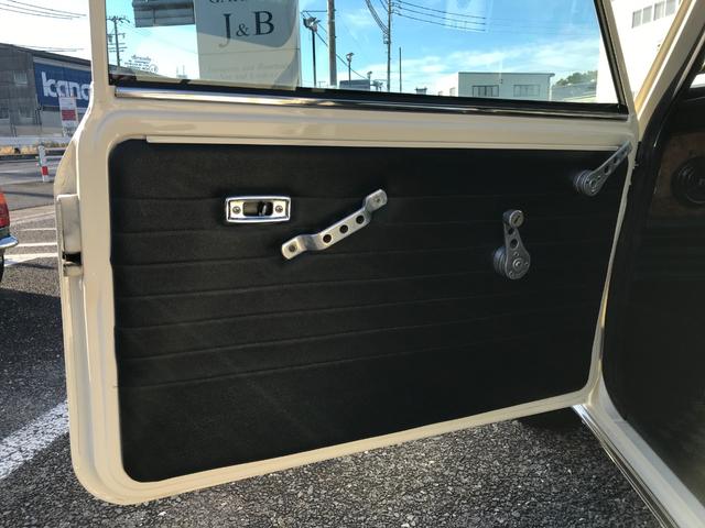 MINI メイフェア 4速マニュアルシフト 同色全塗装済みMk-I仕様 6Jオーバーフェンダー&Sスター10インチアルミ バルタンステンレスセンターマフラー 前後Hi-Loキット ナルディレザーステアリング 1年保証(26枚目)