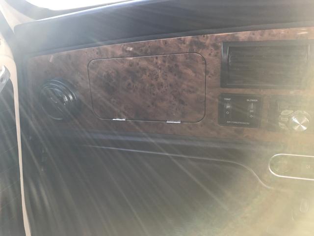 MINI メイフェア 4速マニュアルシフト 同色全塗装済みMk-I仕様 6Jオーバーフェンダー&Sスター10インチアルミ バルタンステンレスセンターマフラー 前後Hi-Loキット ナルディレザーステアリング 1年保証(35枚目)