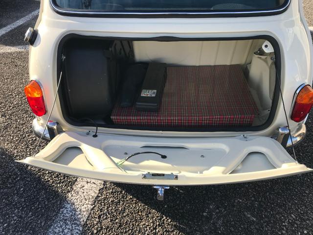 MINI メイフェア 4速マニュアルシフト 同色全塗装済みMk-I仕様 6Jオーバーフェンダー&Sスター10インチアルミ バルタンステンレスセンターマフラー 前後Hi-Loキット ナルディレザーステアリング 1年保証(40枚目)