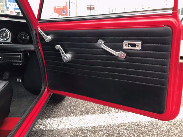 ＭＩＮＩ 　１．３ツインキャブ並行　４速マニュアルシフト　センターメーター　レザーシート　前後Ｈｉ－Ｌｏキット　ＣＲ１２インチアルミ　１年保証（23枚目）